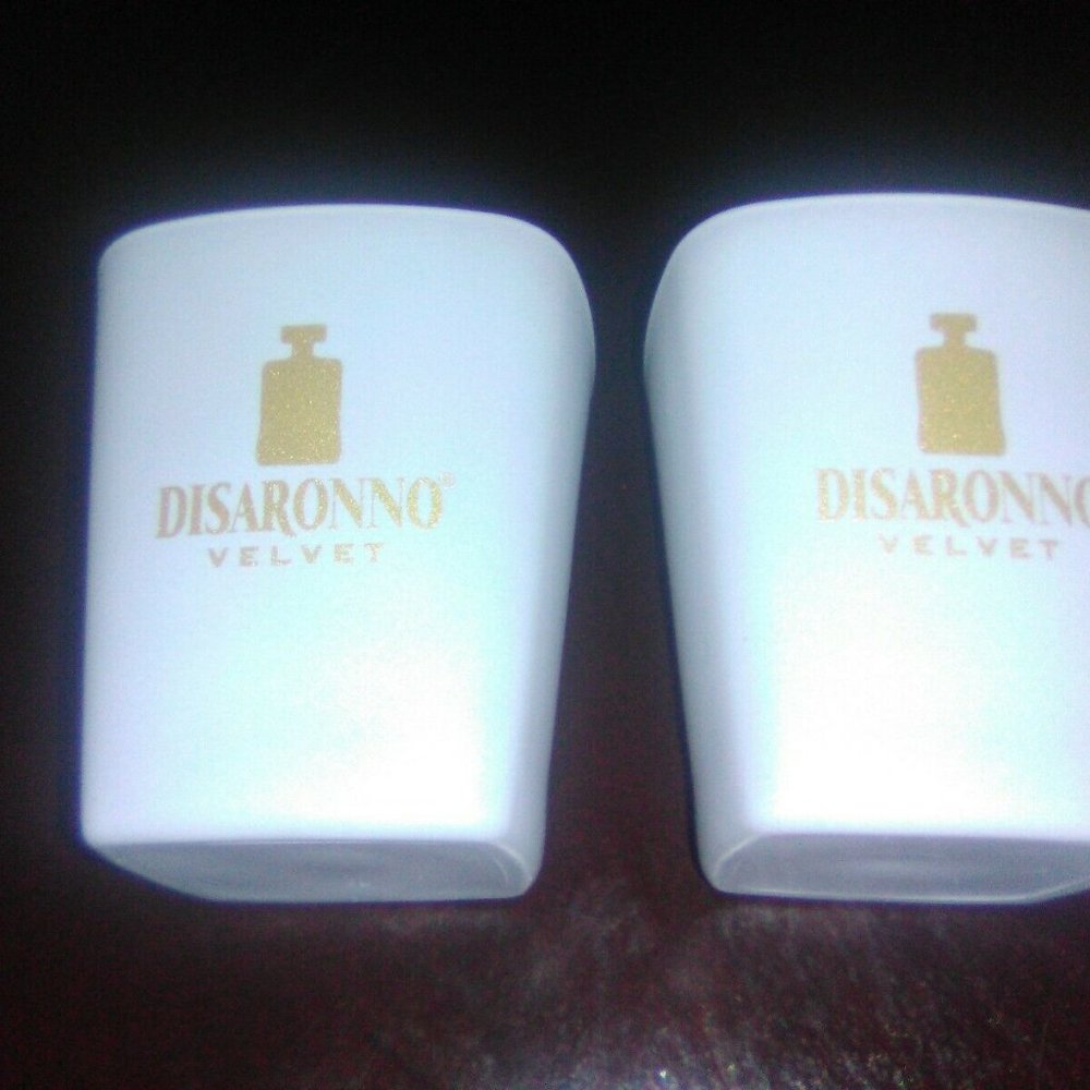 2 Disaronno Velvet Amaretto Square Glasses White M